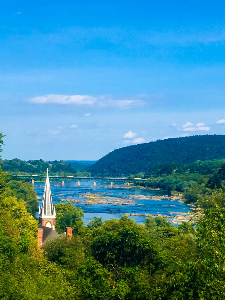 Harpers ferry hike towards Jefferson Rock